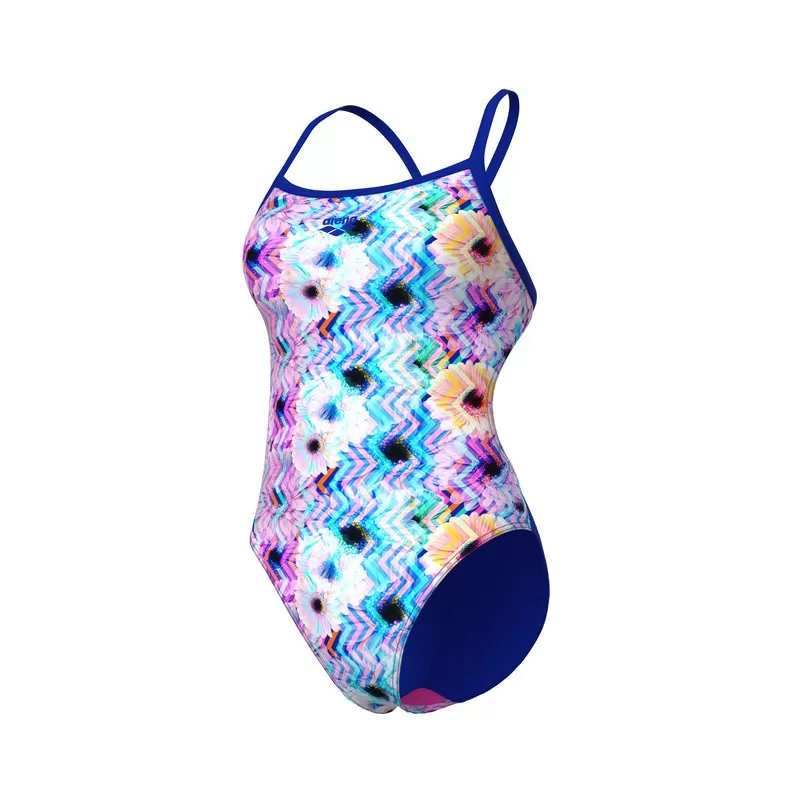 W ARENA BLURRED SWIMSUIT CHALLENGE 